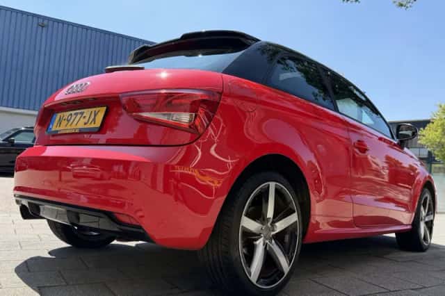 Audi A1 (2012) thumbnail 4