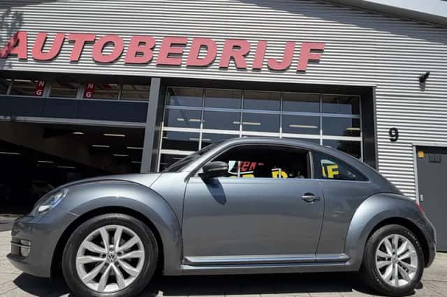 Volkswagen Beetle (2012) thumbnail 6