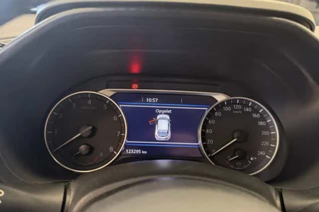 Nissan Juke (2021) thumbnail 3