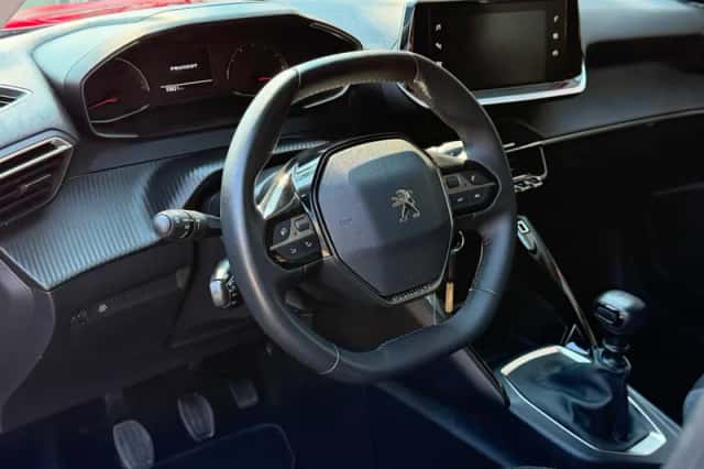 Peugeot 2008 (2021) thumbnail 2