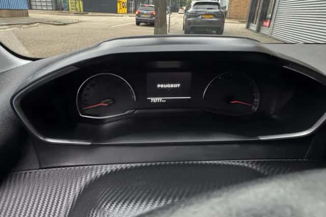 Peugeot 208 (2020) thumbnail 3
