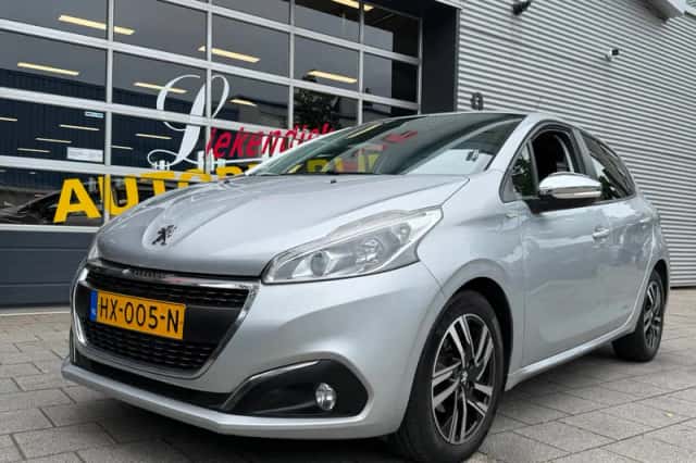 Peugeot 208 (2016) thumbnail 6