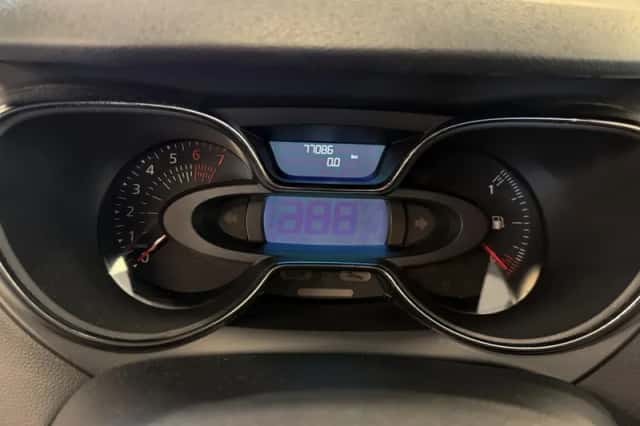 Renault Captur (2019) thumbnail 3