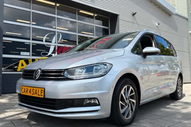 Volkswagen Touran (2018) thumbnail 1