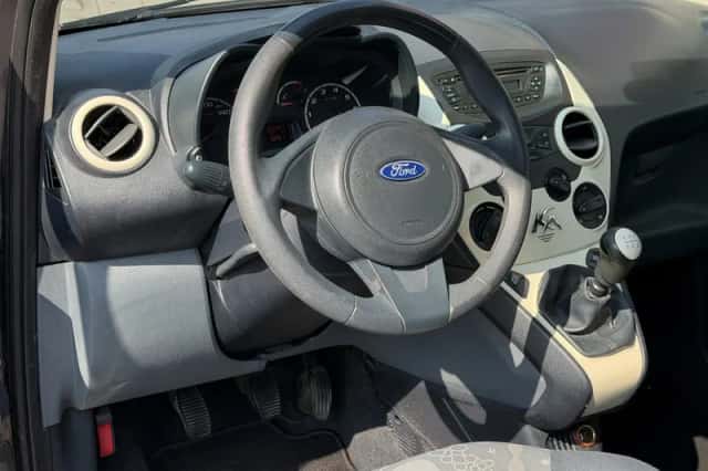 Ford Ka (2011) thumbnail 2