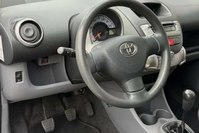 Toyota Aygo (2007) thumbnail 2