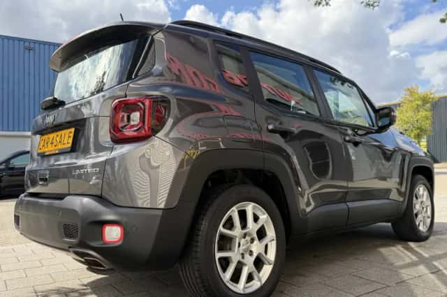 Jeep Renegade (2019) thumbnail 4