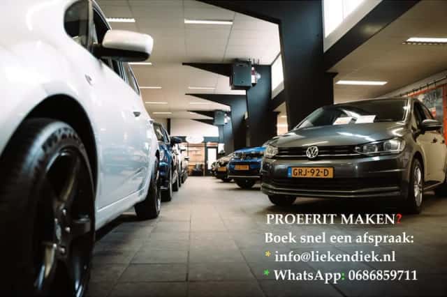 Toyota Auris (2014) thumbnail 3