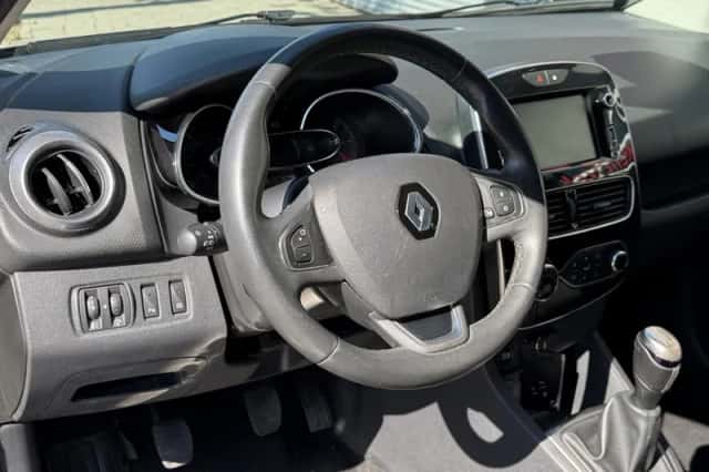 Renault Clio (2016) thumbnail 2