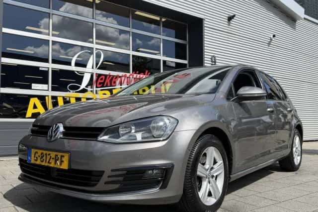 Volkswagen Golf (2015) thumbnail 1