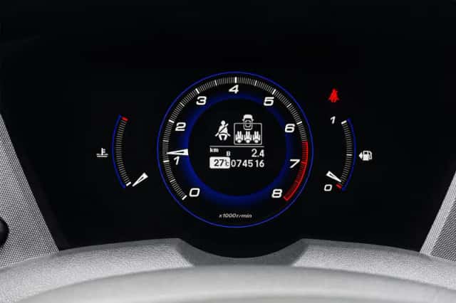Honda Civic (2010) thumbnail 3