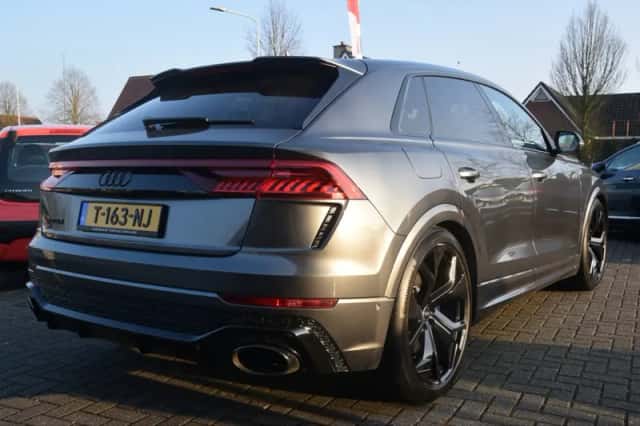 Audi Q8 (2023) thumbnail 4