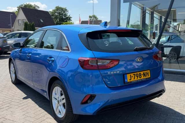Kia Ceed (2020) thumbnail 5