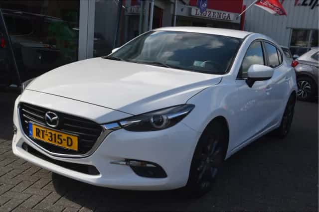 Mazda 3 (2018) thumbnail 2
