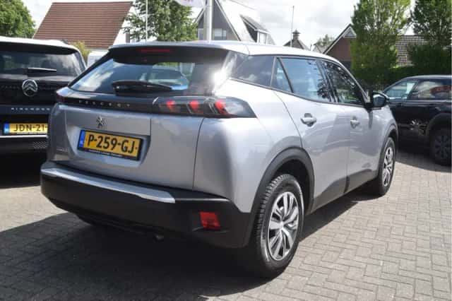 Peugeot 2008 (2008) thumbnail 4