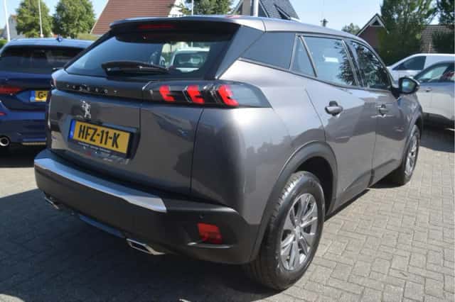 Peugeot 2008 (2008) thumbnail 4