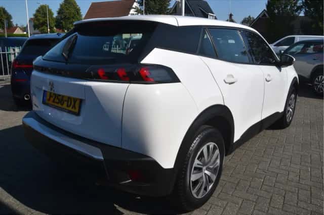 Peugeot 2008 (2008) thumbnail 4