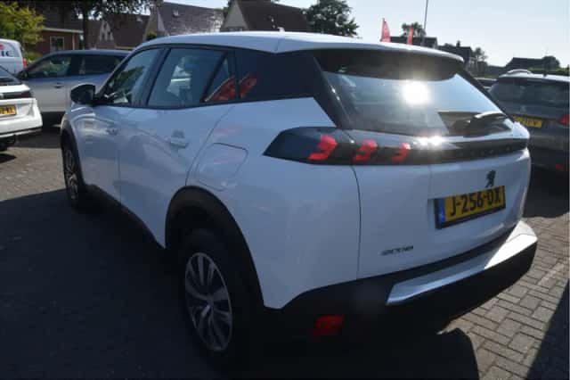 Peugeot 2008 (2008) thumbnail 5