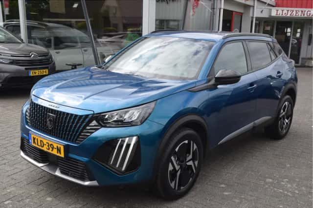 Peugeot 2008 (2008) thumbnail 2
