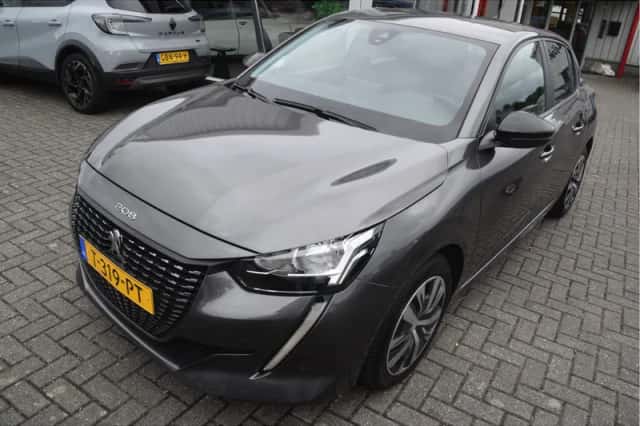 Peugeot 208 (2023) thumbnail 2