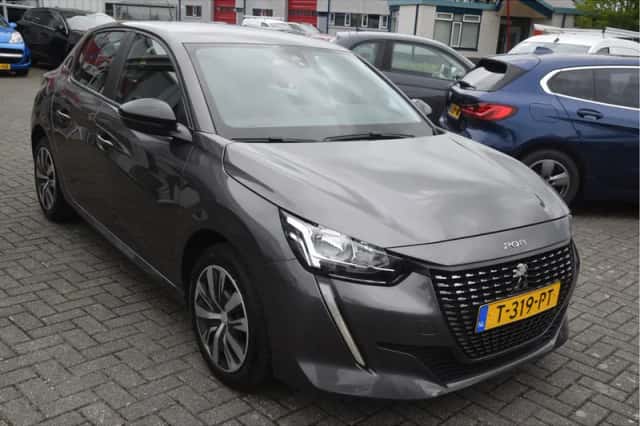 Peugeot 208 (2023) thumbnail 3