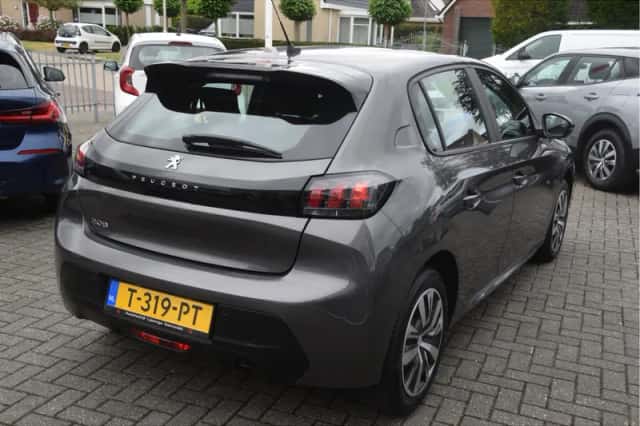 Peugeot 208 (2023) thumbnail 4