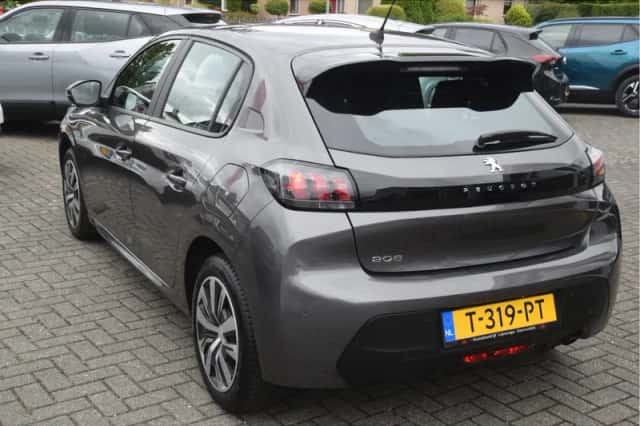 Peugeot 208 (2023) thumbnail 5