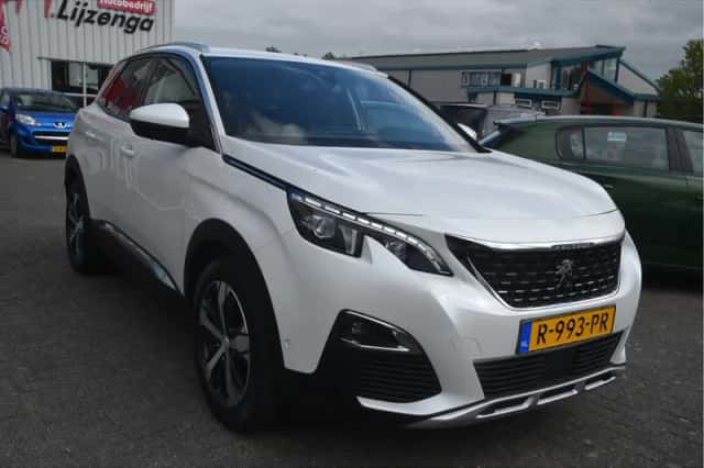 Peugeot 3008 (2018) thumbnail 3