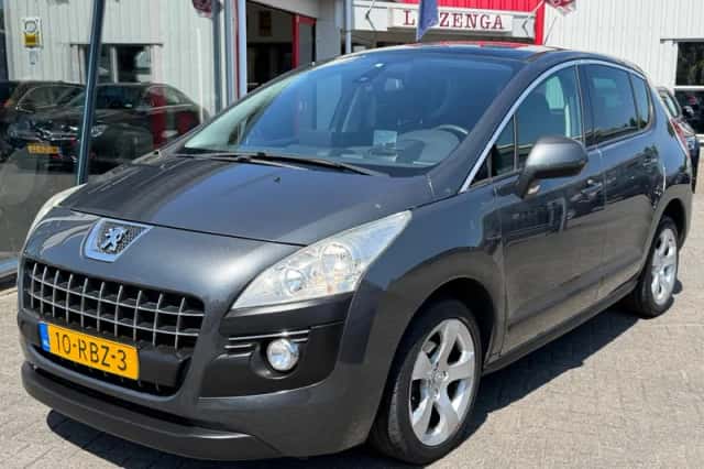 Peugeot 3008 (2011) thumbnail 2