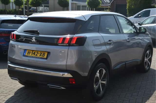 Peugeot 3008 (2017) thumbnail 4