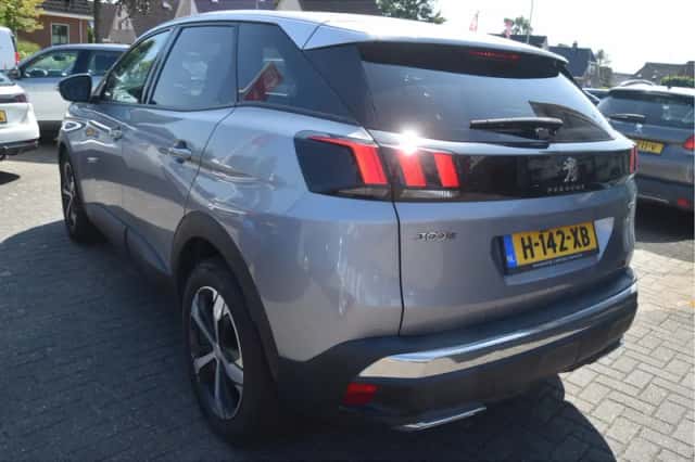 Peugeot 3008 (2017) thumbnail 5