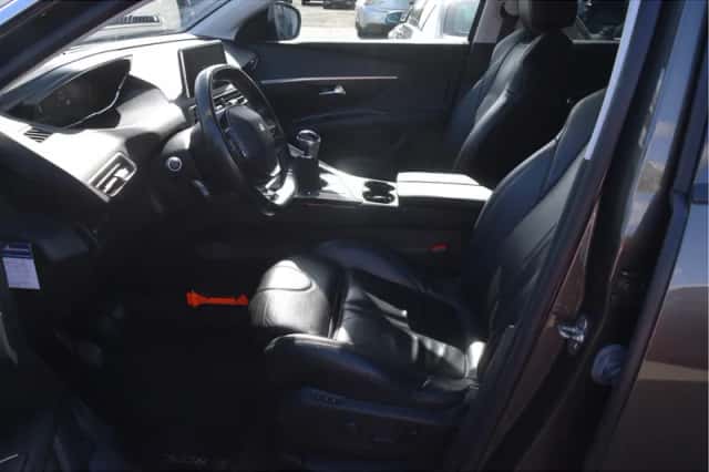 Peugeot 3008 (2019) thumbnail 6