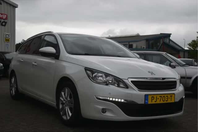 Peugeot 308 (2017) thumbnail 3