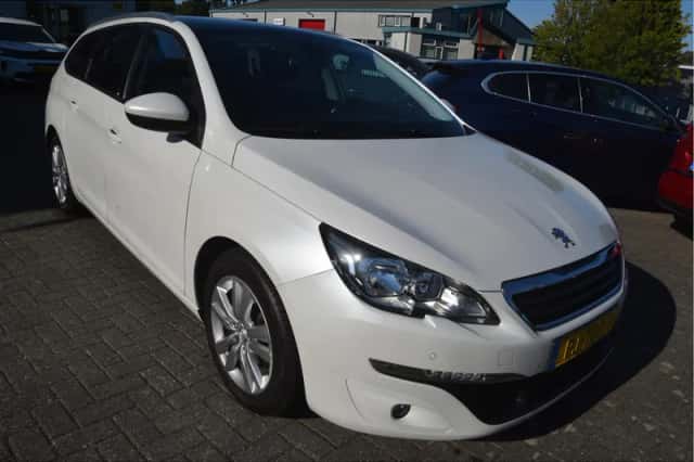 Peugeot 308 (2017) thumbnail 3