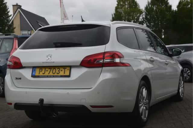Peugeot 308 (2017) thumbnail 4