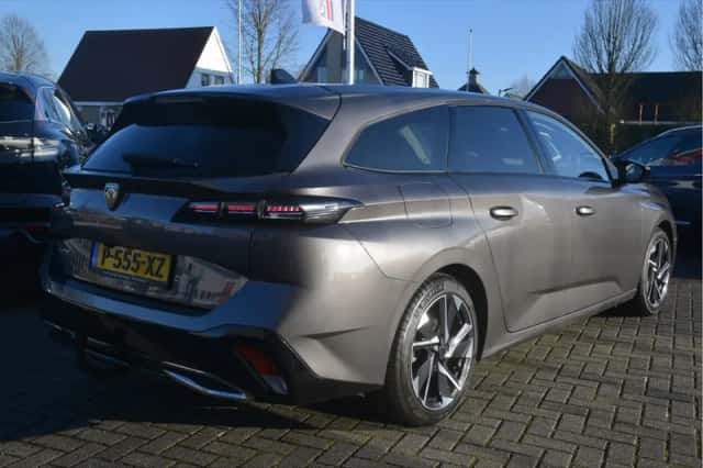 Peugeot 308 (2022) thumbnail 4