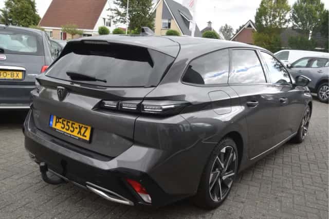 Peugeot 308 (2022) thumbnail 4