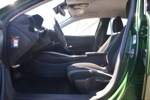 Peugeot 308 (2024) thumbnail 6