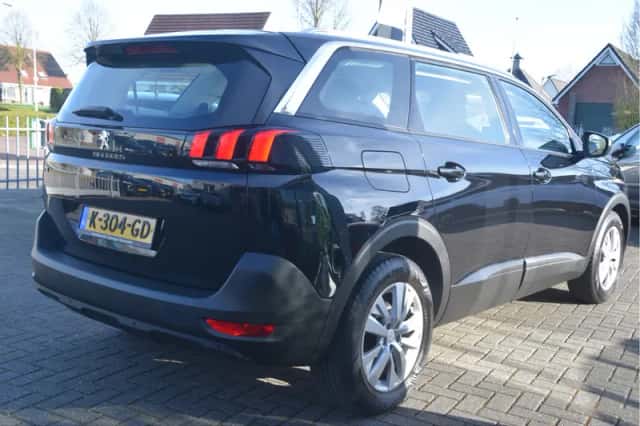 Peugeot 5008 (2020) thumbnail 4