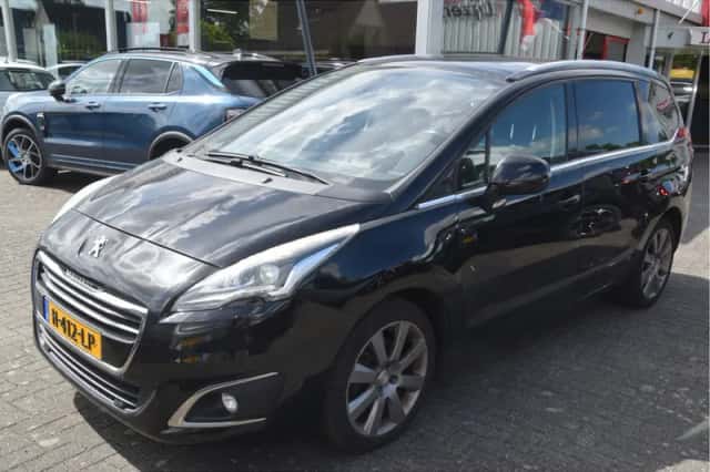 Peugeot 5008 (2015) thumbnail 2