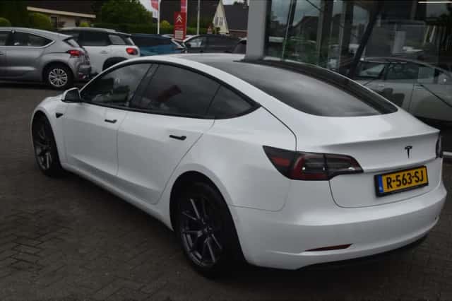 Tesla Model 3 (2022) thumbnail 5