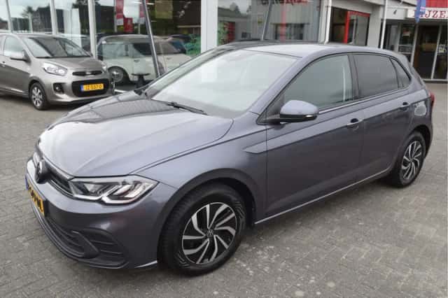 Volkswagen Polo (2022) thumbnail 2