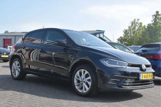 Volkswagen Polo (2011) thumbnail 2