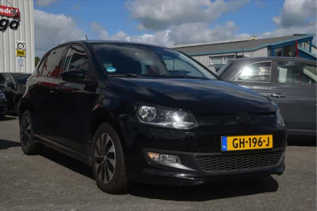 Volkswagen Polo (2015) thumbnail 3