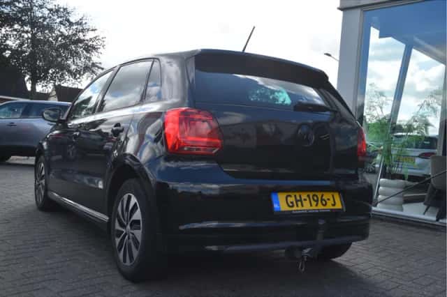 Volkswagen Polo (2015) thumbnail 5