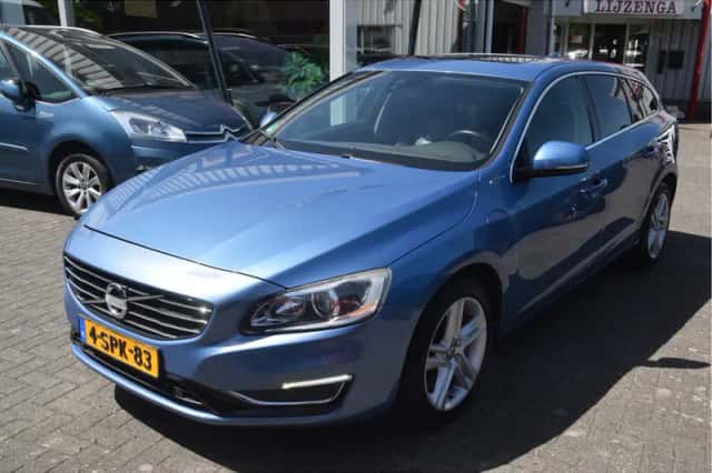 Volvo V60 (2013) thumbnail 2