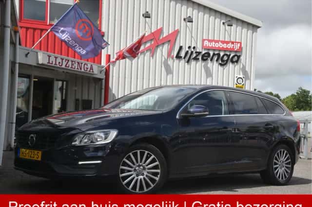 Volvo V60 (2015) thumbnail 1