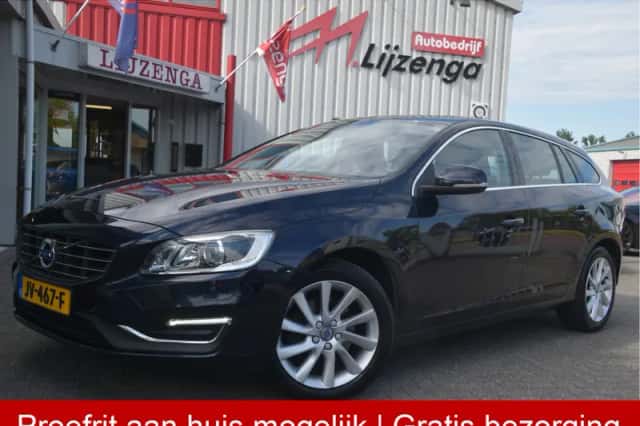 Volvo V60 (2016) thumbnail 1