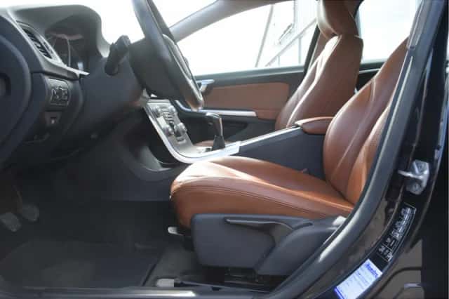 Volvo V60 (2016) thumbnail 6
