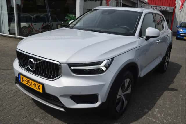 Volvo XC40 (2021) thumbnail 2
